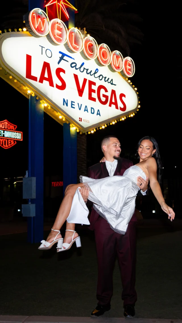 and I’m feeling good… ✨
•
•
•
Juju Lee Events takes on LAS VEGAS🎉🥂

Venue: @cosmopolitan_lv 
Planner: @jujuleeevents 
Photo: @sierraguldephotography 
HMU: @bymakall 
Models: @ab__evans 
Suit: @mrtuxedo_nc