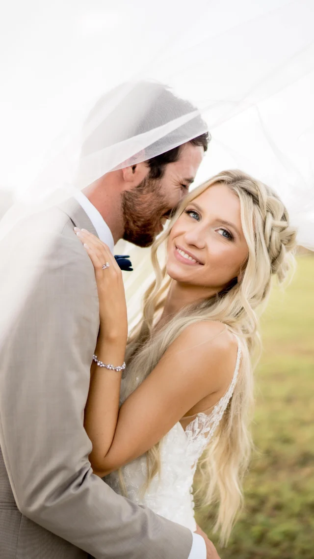 Sneak Peak of The Williams Wedding ✨💍🌾🤍

Venue: @flake.haven 
Planner/Coordinator: @jujuleeevents 
Photo: @brookelynrileyphoto 
Video: @moore.filmss 
DJ: @djgio511 
HMU: @la_beautyco Carleigh Plott
Caterer: @carolinadozencatering 
Florals: @flowersbystacyf