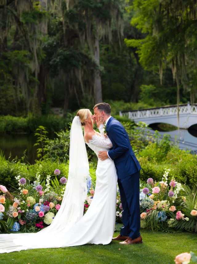 Thoughtfully curated florals, iconic scenery, and a love worth celebrating—this day was nothing short of extraordinary.

Venue: @magnoliaplantationweddings 
Photographer: @marleyphotographysc 
Planning and Florals:  @jujuleeevents 
Catering, Small Desserts, Bar: @duvalleventschs 
Rentals: @curatedeventscollective 
Hair and makeup: @lashesandlacechs 
Cake: @publix 
DJ: @thefamous.experience 
Live Painter: @popadichart